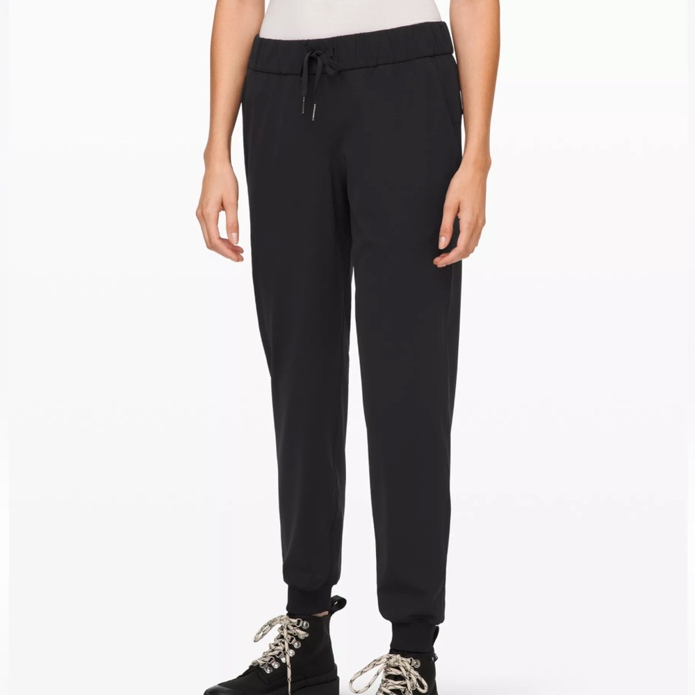 Lululemon On the Fly Luxtreme Joggers